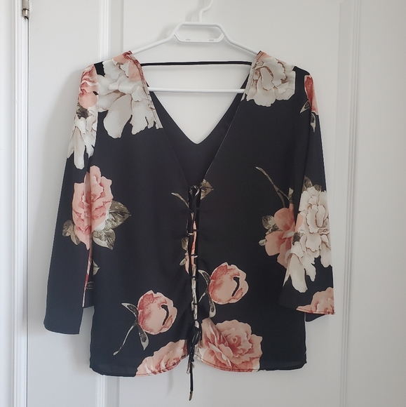 Like-New Dynamite Floral Blouse w/ Back Detailing - Picture 2 of 5